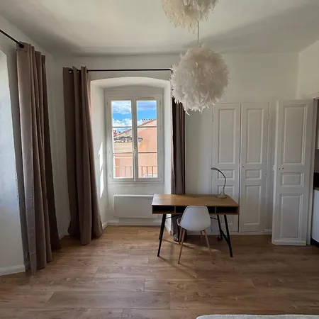 Magnifique Grand T3 Refait A Neuf En 2025 Plein Centre 13 Cours Paoli Wifi Ecran Plat Lave Linge 6 Couchages * Corte (Corsica)
