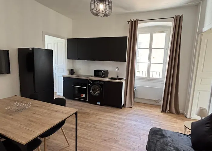 Apartment Magnifique Grand T3 Refait A Neuf En 2025 Plein Centre 13 Cours Paoli Wifi Ecran Plat Lave Linge 6 Couchages Corte (Corsica)