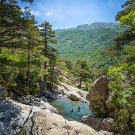 Magnifique Grand T3 Refait A Neuf En 2025 Plein Centre 13 Cours Paoli Wifi Ecran Plat Lave Linge 6 Couchages Apartament Corte (Corsica)