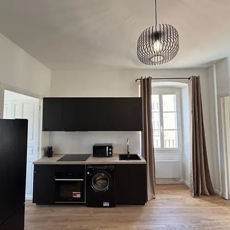 아파트 Magnifique Grand T3 Refait A Neuf En 2025 Plein Centre 13 Cours Paoli Wifi Ecran Plat Lave Linge 6 Couchages