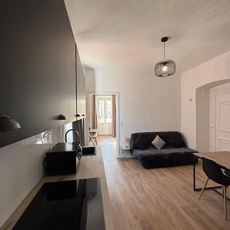 아파트 Magnifique Grand T3 Refait A Neuf En 2025 Plein Centre 13 Cours Paoli Wifi Ecran Plat Lave Linge 6 Couchages *