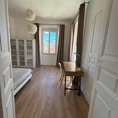 Magnifique Grand T3 Refait A Neuf En 2025 Plein Centre 13 Cours Paoli Wifi Ecran Plat Lave Linge 6 Couchages