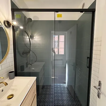 T3 50m2 Plein Centre 13 Cours Paoli Wifi écran Plat Lave Linge 6 Couchages Appartement *