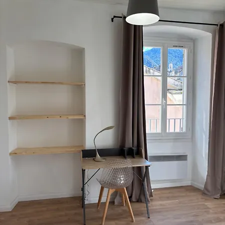 Magnifique Grand T3 Refait A Neuf En 2025 Plein Centre 13 Cours Paoli Wifi Ecran Plat Lave Linge 6 Couchages *