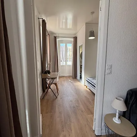 Magnifique Grand T3 Refait A Neuf En 2025 Plein Centre 13 Cours Paoli Wifi Ecran Plat Lave Linge 6 Couchages 아파트 코테