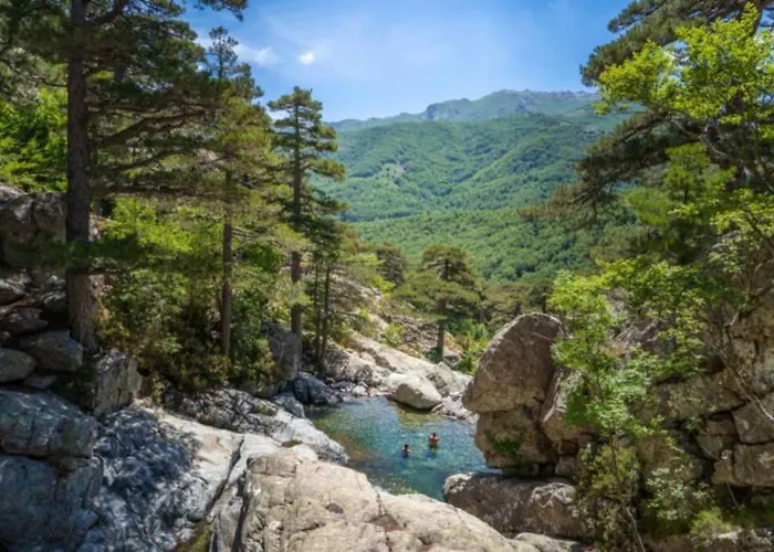 Magnifique Grand T3 Refait A Neuf En 2025 Plein Centre 13 Cours Paoli Wifi Ecran Plat Lave Linge 6 Couchages Apartmán Corte (Corsica)