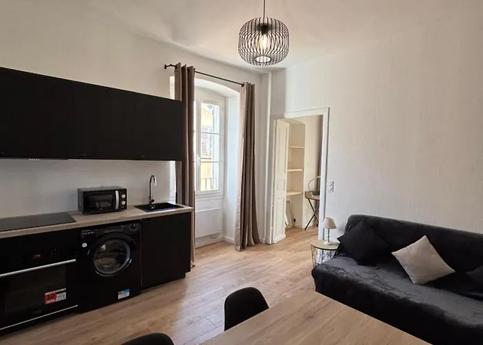 Magnifique Grand T3 Refait à Neuf En 2025 Plein Centre 13 Cours Paoli Wifi écran Plat Lave Linge 6 Couchages Appartamento