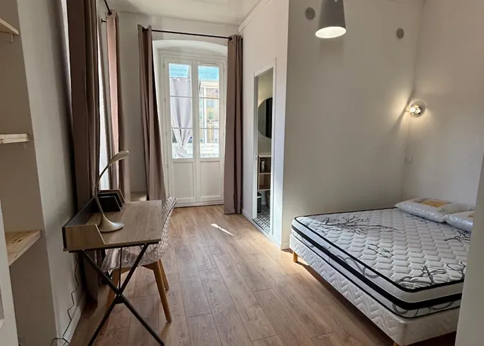 Magnifique Grand T3 Refait A Neuf En 2025 Plein Centre 13 Cours Paoli Wifi Ecran Plat Lave Linge 6 Couchages Apartmán *