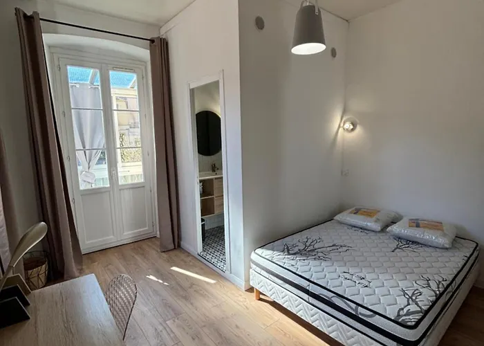 Magnifique Grand T3 Refait à Neuf En 2025 Plein Centre 13 Cours Paoli Wifi écran Plat Lave Linge 6 Couchages Corte (Corsica)