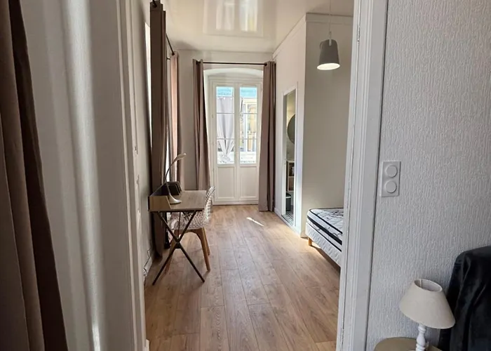 Magnifique Grand T3 Refait A Neuf En 2025 Plein Centre 13 Cours Paoli Wifi Ecran Plat Lave Linge 6 Couchages Apartmán Corte (Corsica)