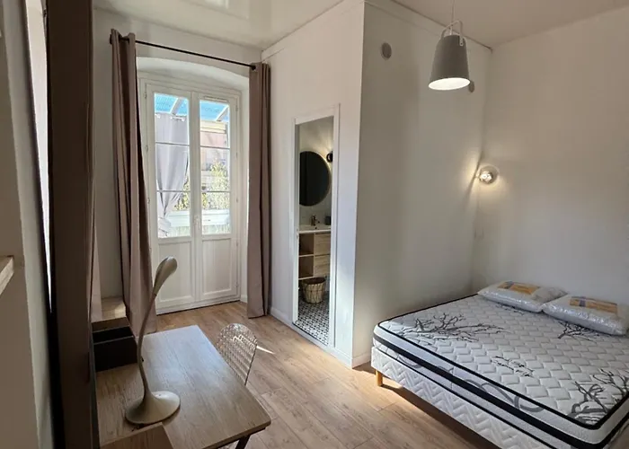 Magnifique Grand T3 Refait A Neuf En 2025 Plein Centre 13 Cours Paoli Wifi Ecran Plat Lave Linge 6 Couchages * Corte (Corsica)